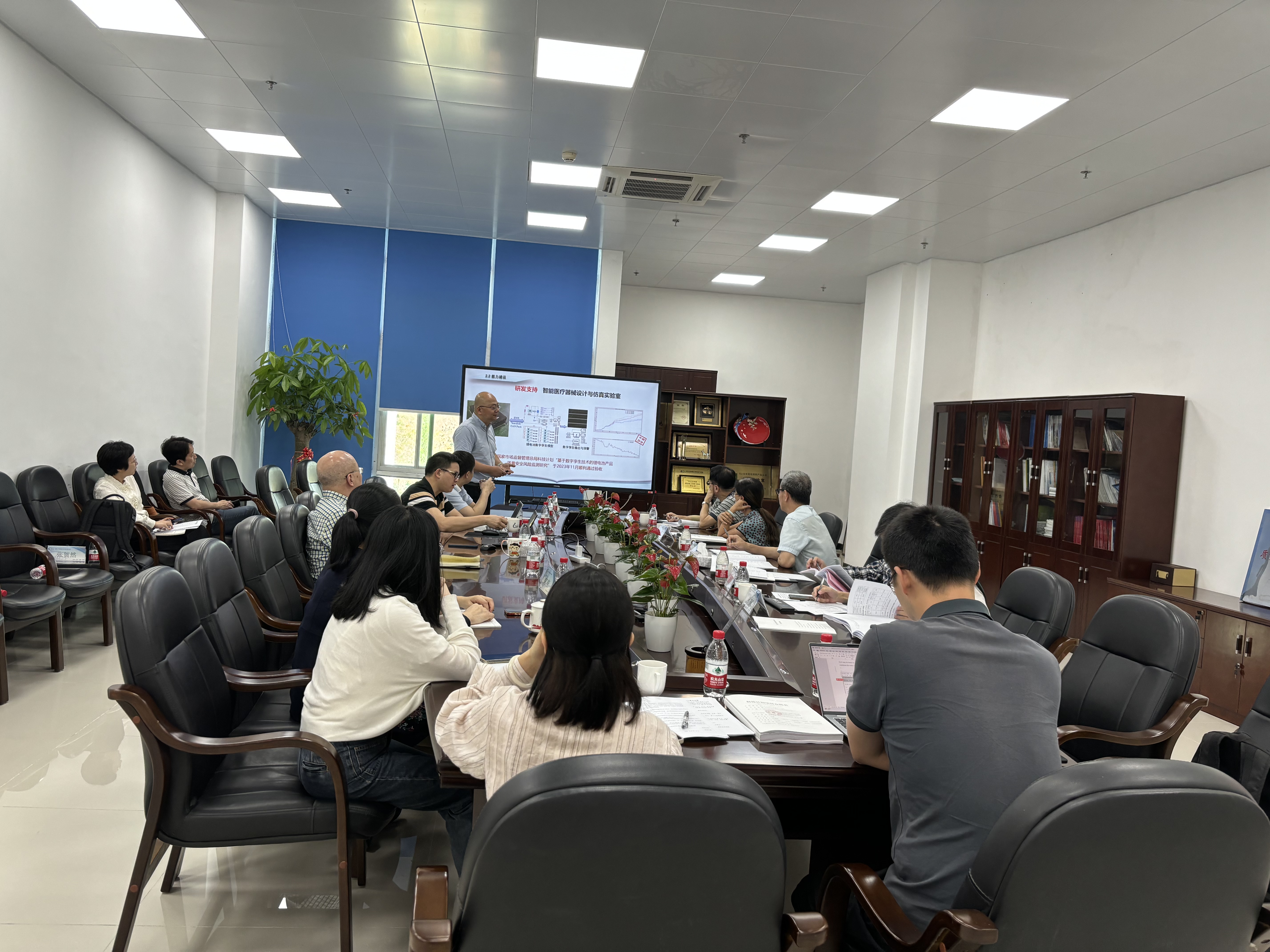 智能医疗器械公共技术服务平台 通过市科技局公共技术服务平台项目中期考核